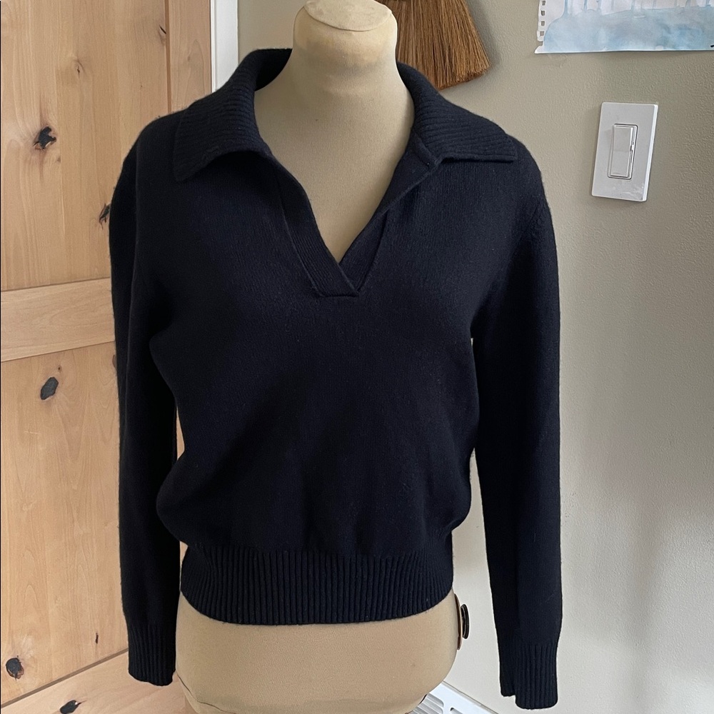 Athleta V neck  sweater